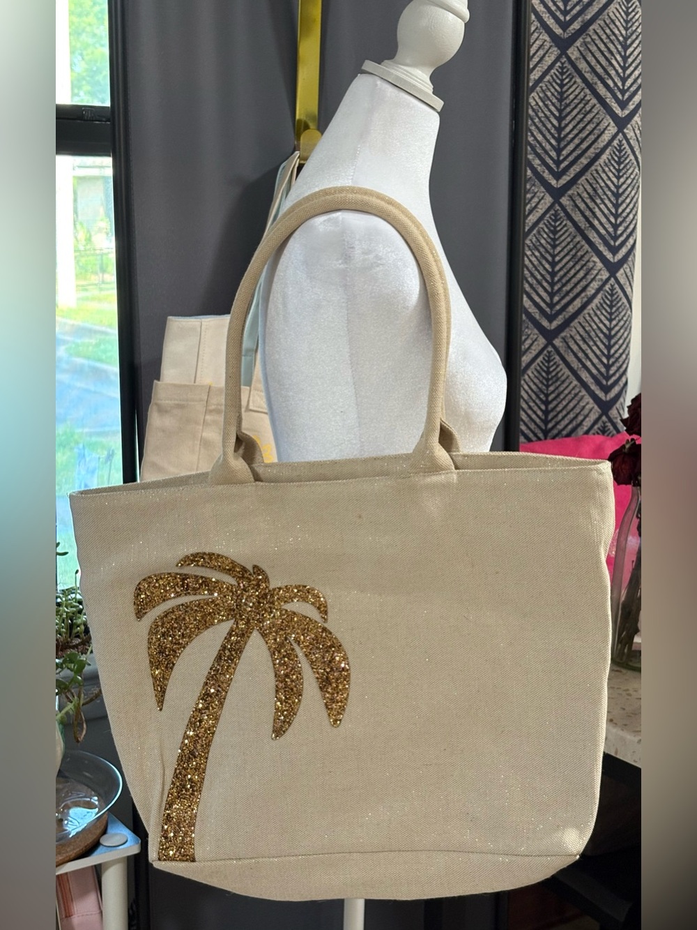 Bath & Body Works Ecru Canvas
Tote Bag with Gold Glitter Palm
Tree 🌴, Large